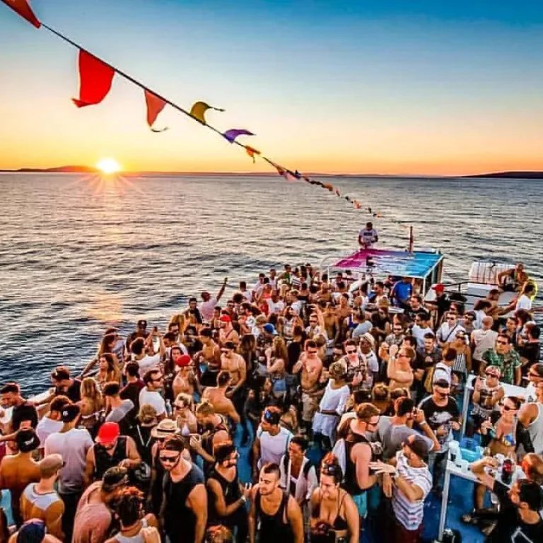 ibiza-stag-bachelor-party-boat